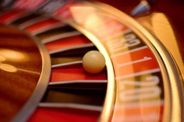 bagus live-dealer table interface on mobile showing blackjack and roulette games